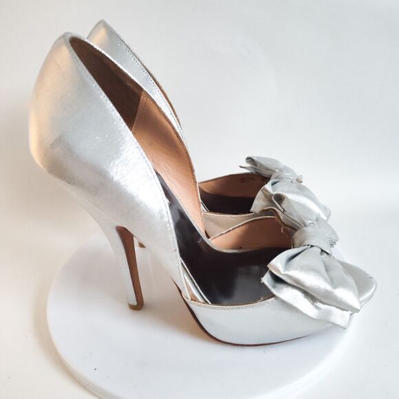Badgely Mischka D'Orsay Formal Silver Leather Sole Open Toe Bow Heels 6.5 Pumps - Picture 3 of 10